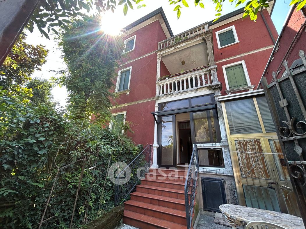 Appartamento in Vendita in Piazzale Cesare Rossarol 2 a Venezia