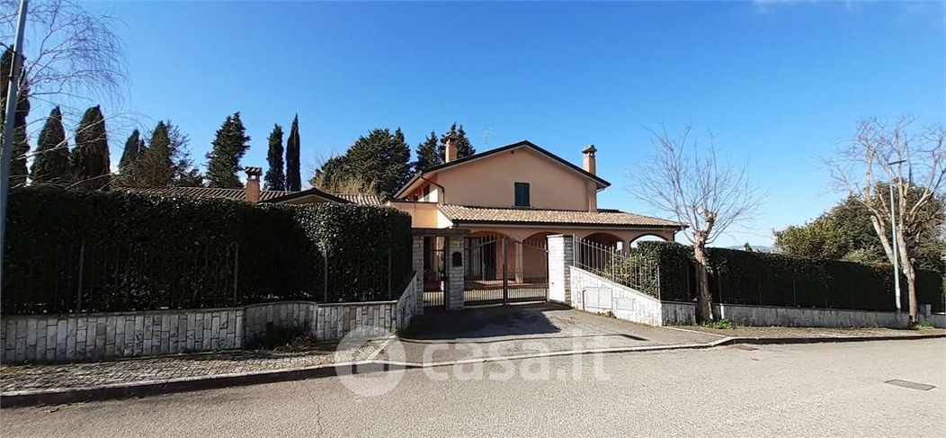 Villa in Vendita in Via Casabella 5 a Perugia