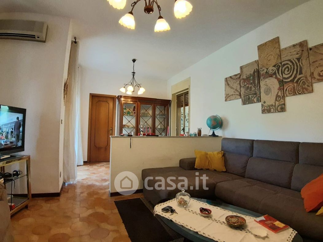 Appartamento in Vendita in Via Cesare Vivante 96 a Catania
