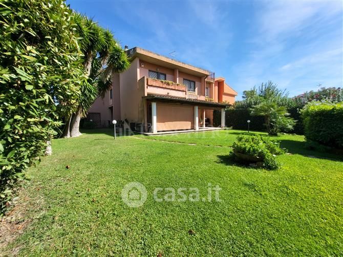 Villa in Vendita in Via Pieve Tesino a Roma