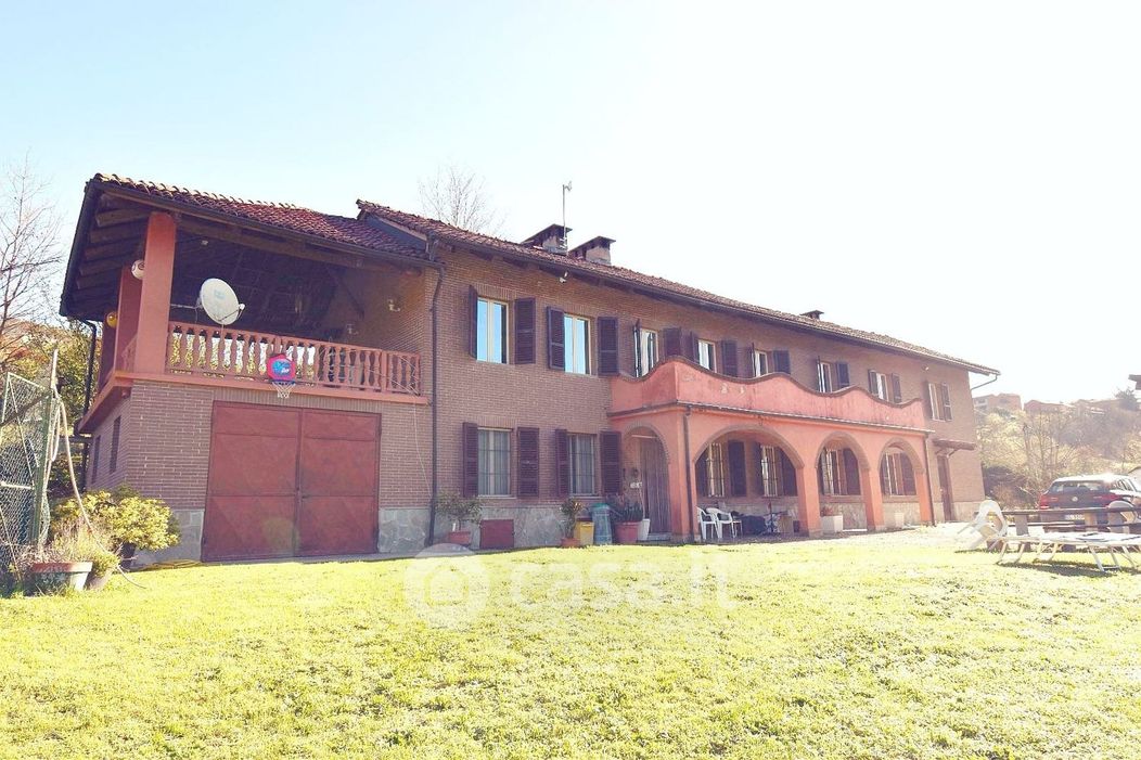 Casa indipendente in Vendita in Valle Blesio a San Damiano d'Asti