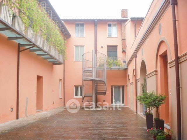 Appartamento in Vendita in Via Gereschi 32 a Pisa