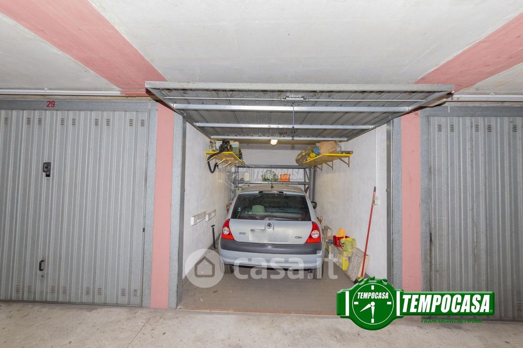 Garage/Posto auto in Vendita in Via Filippo Turati a Cesano Boscone