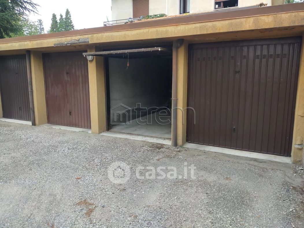 Garage/Posto auto in Vendita in Via Eugenio Villoresi 27 a Parabiago