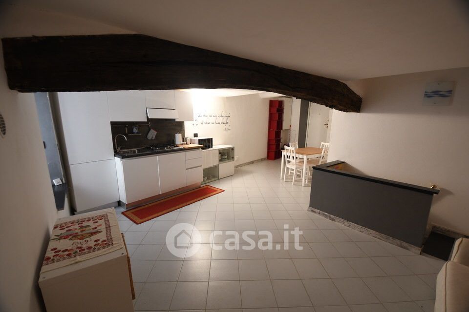 Appartamento in Affitto in Salita Inferiore di Sant'Anna a Genova
