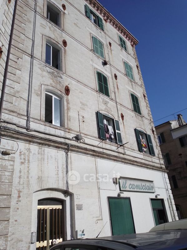Appartamento in Vendita in Via Macerata a Ancona