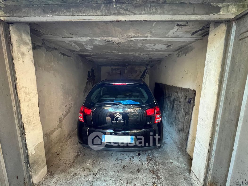 Garage/Posto auto in Vendita in Via Castone di Rezzonico 7 a Parma