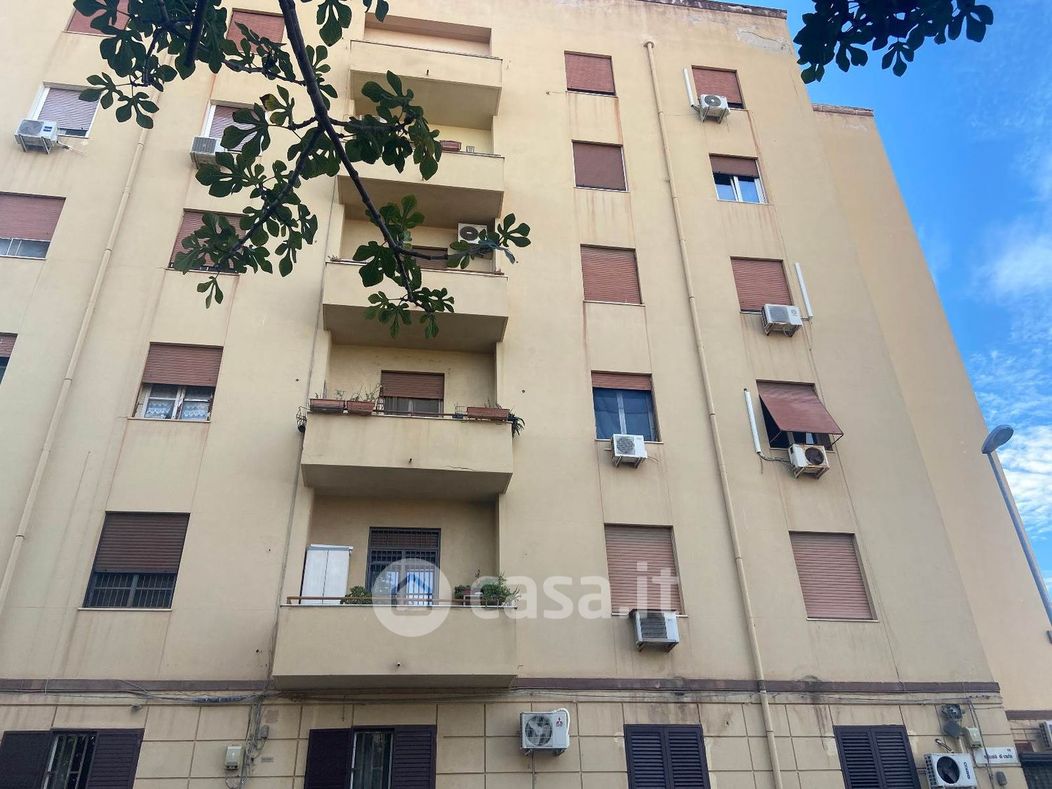 Appartamento in Vendita in Via Montalbo 243 /a a Palermo