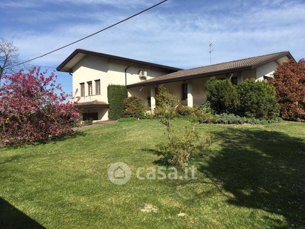 Villa in Vendita in Via Trieste a Quarto d'Altino