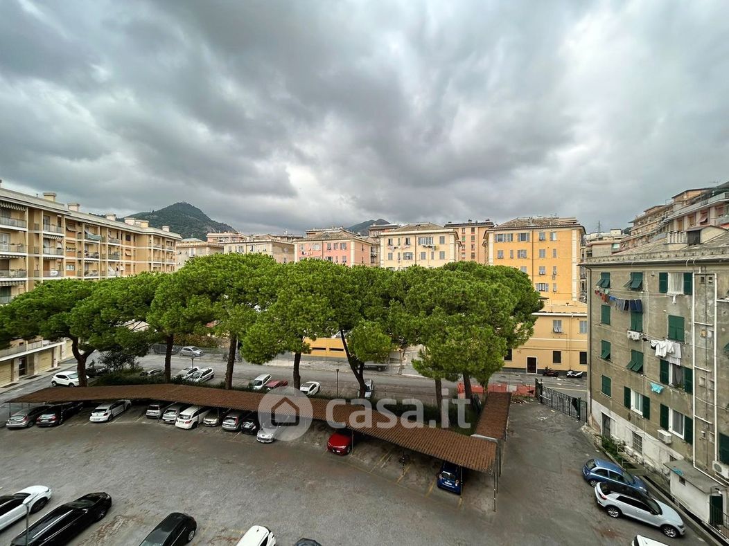 Appartamento in Vendita in Via Vittorio Leonardi a Genova