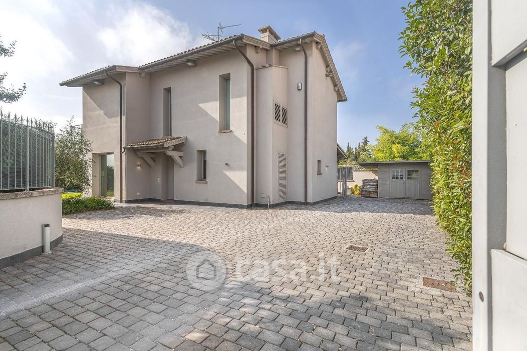 Villa in Vendita in Via Lungomonte 56020 a Santa Maria a Monte