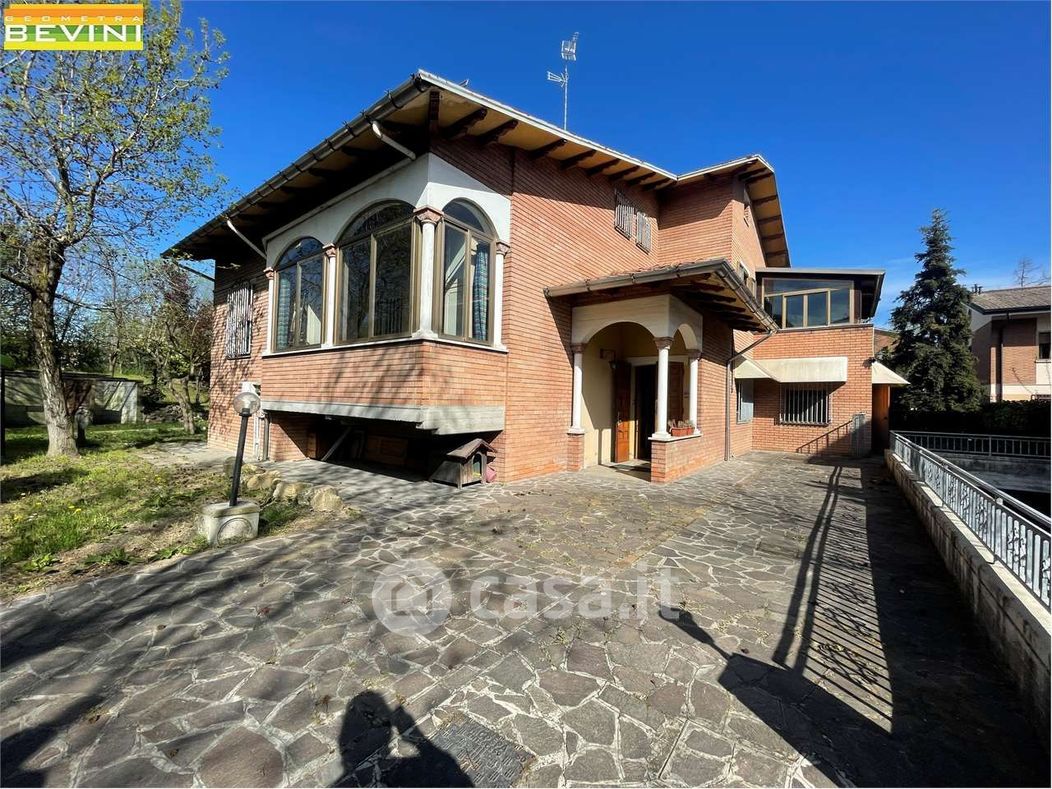 Casa Bi/Trifamiliare in Vendita in Via Pallanza 21 a Modena
