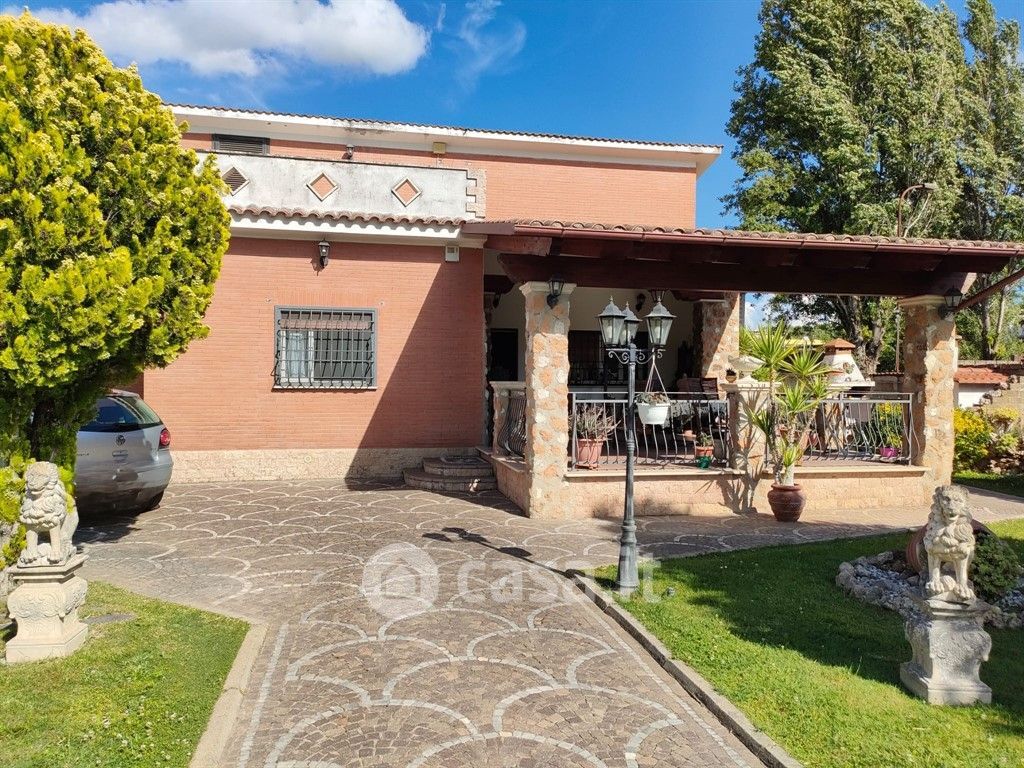Villa in Vendita in Via Piani di Corzano a Zagarolo