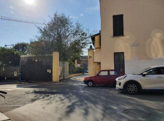 Capannone in Vendita in Via Giovanni Enrico Pestalozzi a Milano