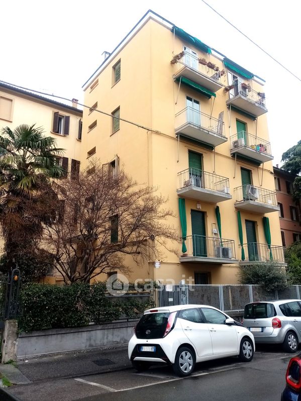 Appartamento in Vendita in Via albertoni a Bologna
