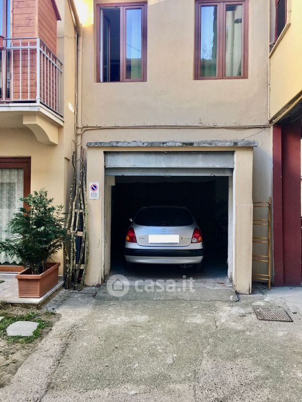 Garage/Posto auto in Vendita in Corso casale 186 a Torino