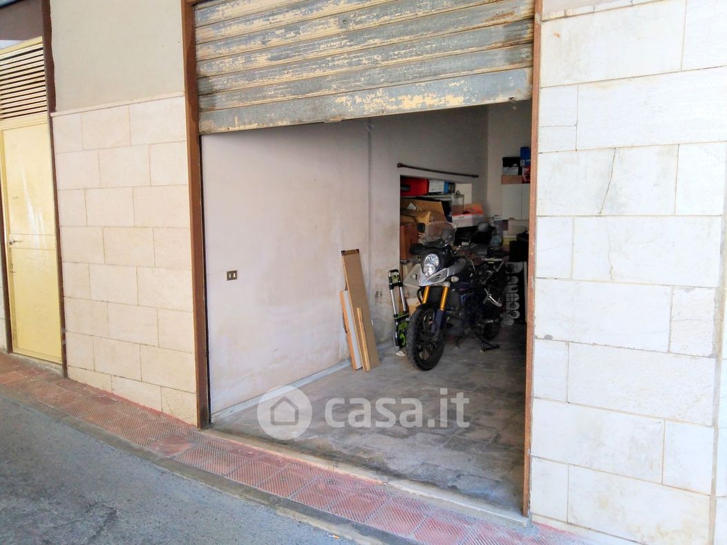 Garage/Posto auto in Vendita in Via Brunelleschi 2 a Triggiano