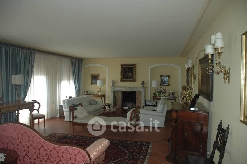 Appartamento in Vendita in Via Di Vicopelago a Lucca