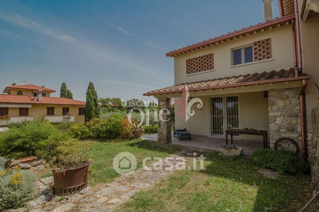 Casa Bi/Trifamiliare in Vendita in Via Castellinese 176 a Chianni