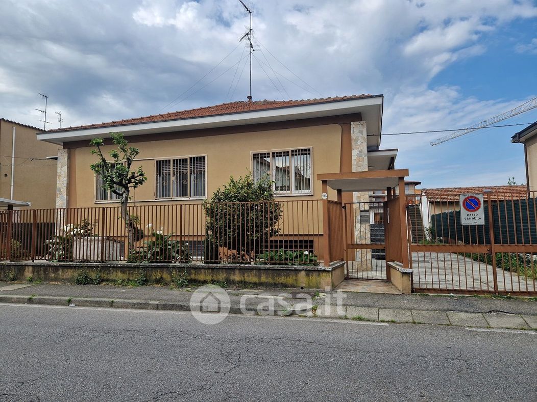 Appartamento in Vendita in Via Pasubio 11 a Cesano Boscone