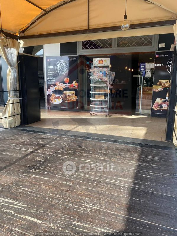 Negozio/Locale commerciale in Affitto in Via Staffetta a Giugliano in Campania