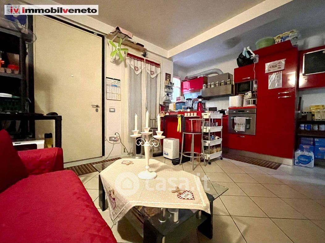 Appartamento in Vendita in Via Roma 52 a Lonigo