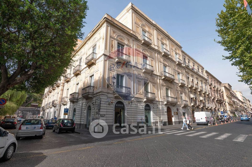 Appartamento in Vendita in Via Etnea 221 a Catania