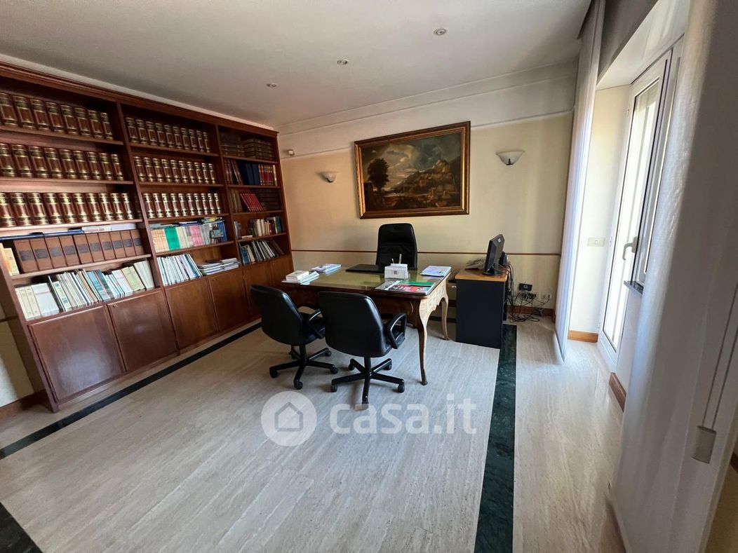 Ufficio in Affitto in Via Cassia 640 a Roma