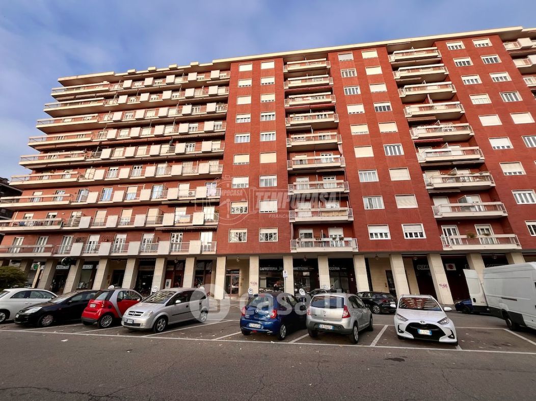 Appartamento in Vendita in Piazza Dante Livio Bianco 8 a Torino