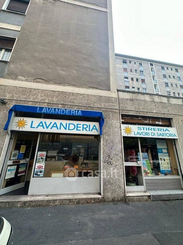 Negozio/Locale commerciale in Vendita in Via Picco Madre Anna Eugenia a Milano