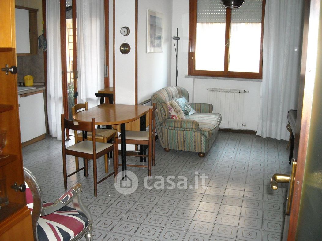 Appartamento in Affitto in Via Felice Cavallotti a Carrara