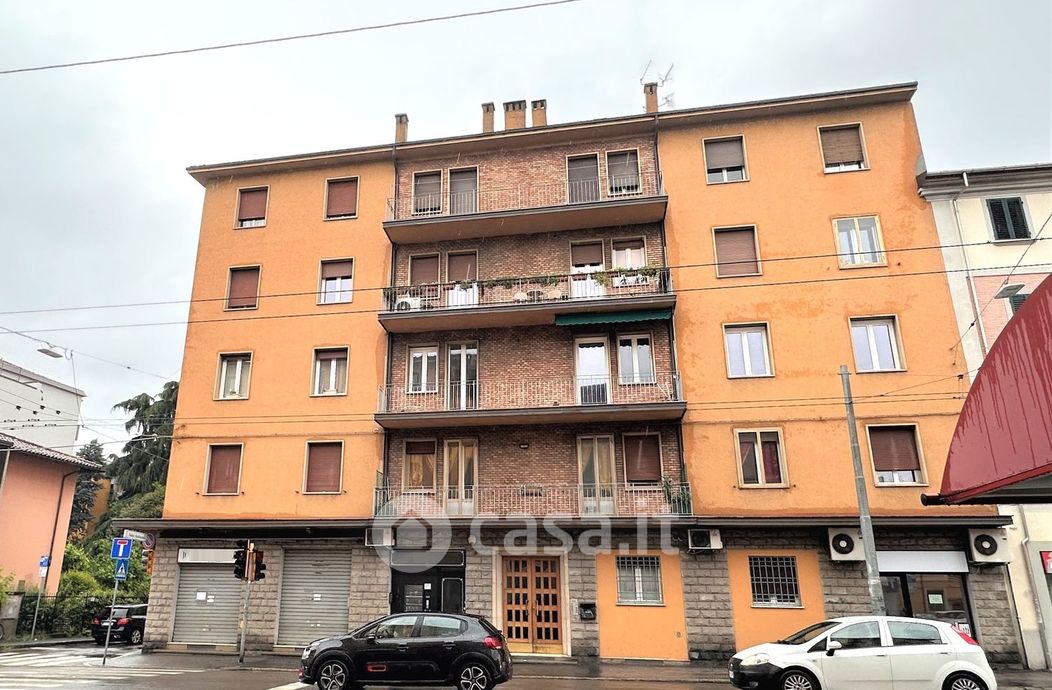 Appartamento in Vendita in Via Giuseppe Massarenti a Bologna