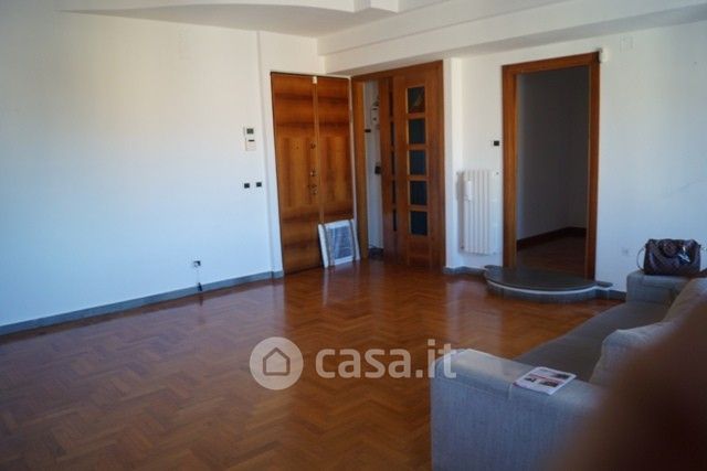Appartamento in Vendita in Via Edmondo Buccarelli a Catanzaro