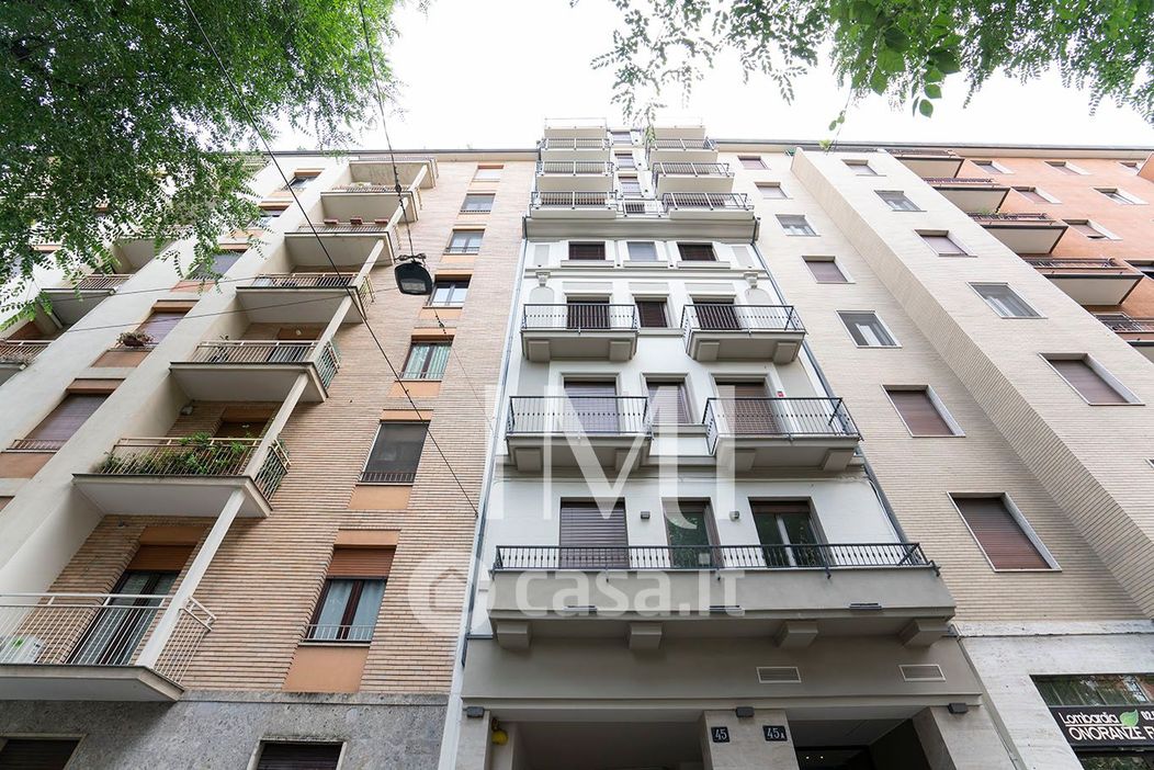 Appartamento in Vendita in Via Mac Mahon 45 a Milano