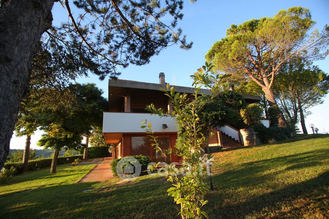 Villa in Vendita in Strada Colle Santo Spirito 11 a Pescara