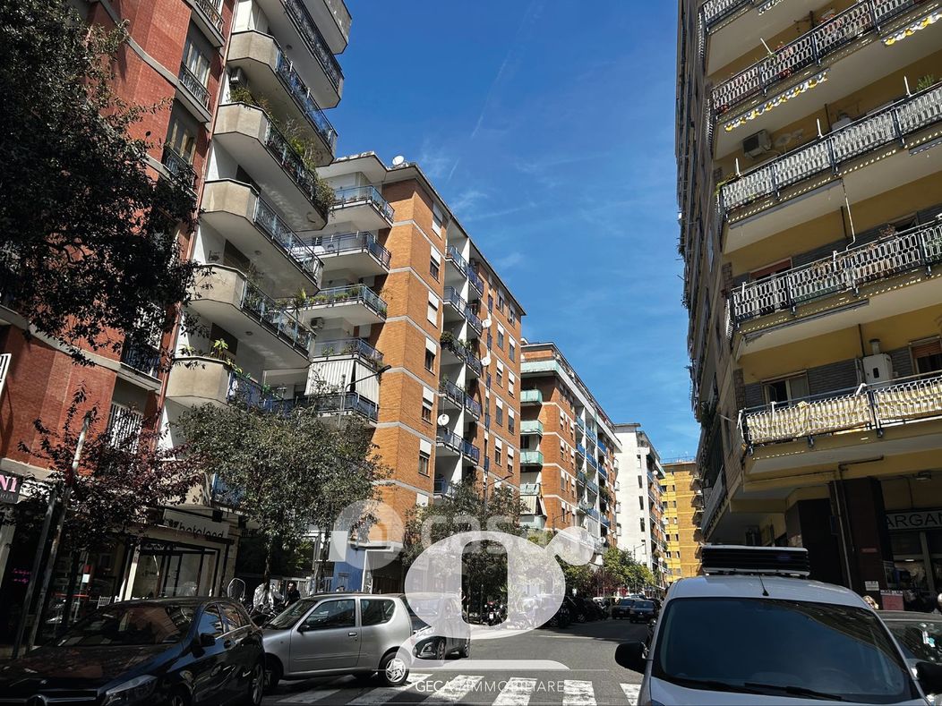 Appartamento in Vendita in Via Sigmund Freud a Napoli