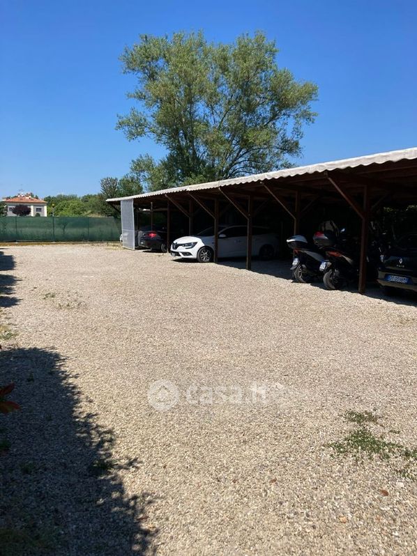 Garage/Posto auto in Vendita in Via Bassa dei Sassi a Bologna