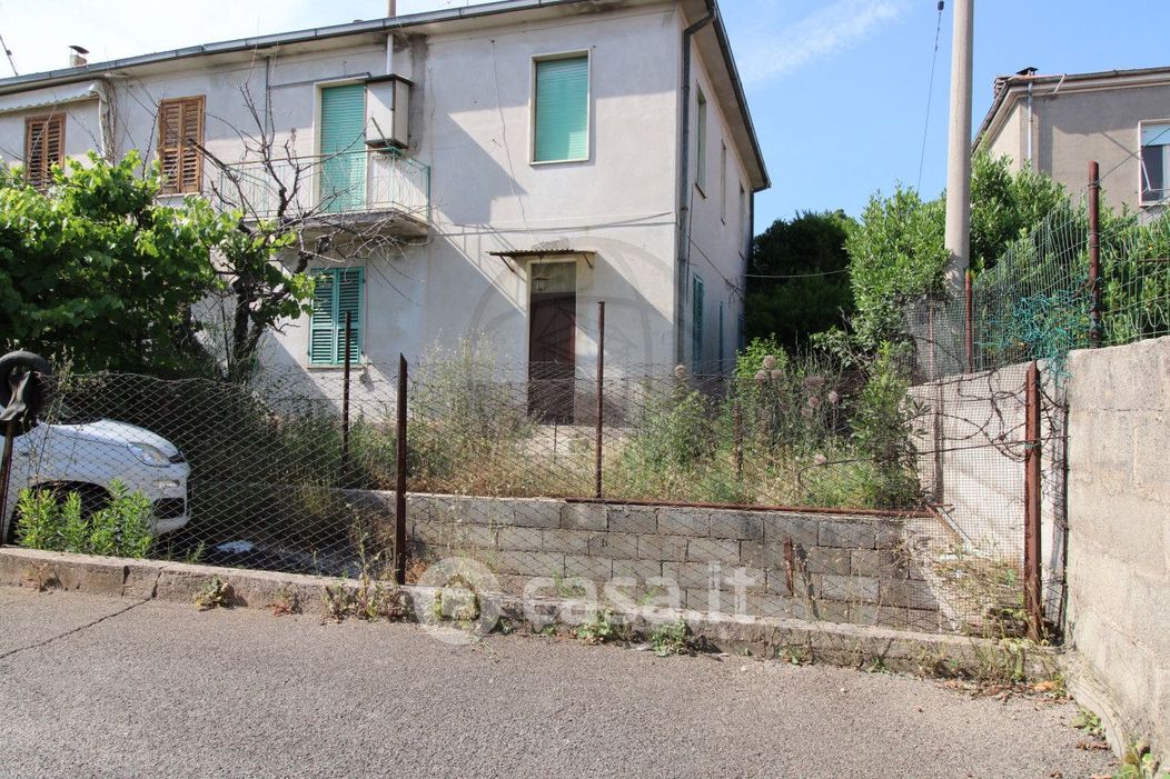 Casa Bi/Trifamiliare in Vendita in Via del Brecciaiolo a Terni