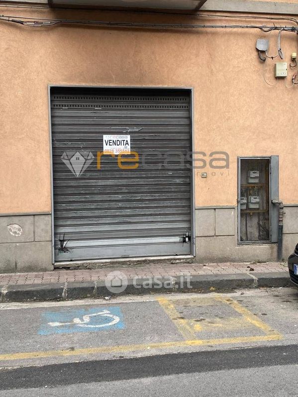 Negozio/Locale commerciale in Vendita in Via Calata San Vito 105 a Salerno