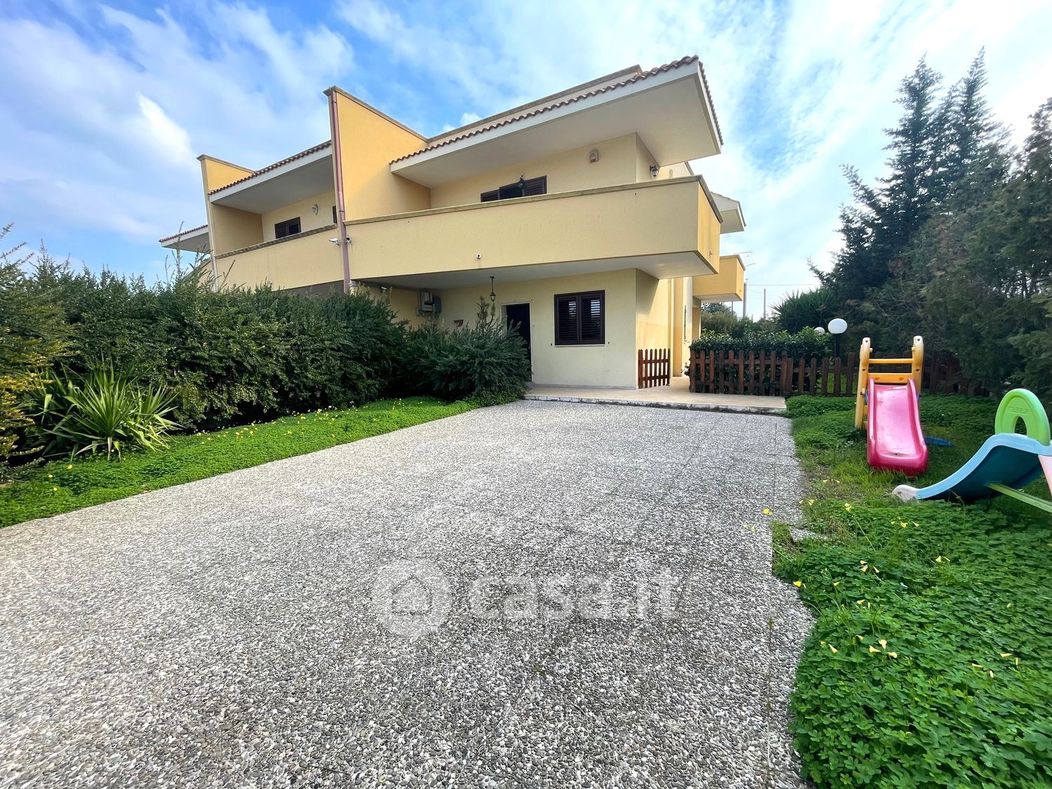 Villa in Vendita in Via BIANCOSPINO a Taranto