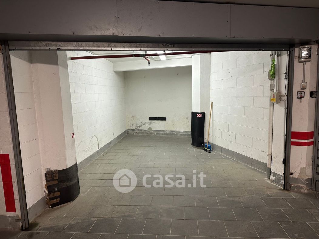 Garage/Posto auto in Vendita in Via alla Porta degli Archi 76 a Genova