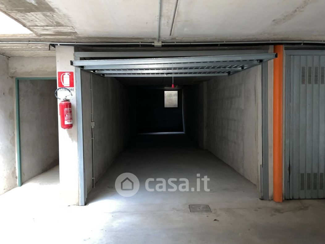Garage/Posto auto in Vendita in Via Artigianato a Stezzano