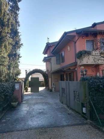 Villa in Vendita in Via IV Novembre 21 a Grisignano di Zocco