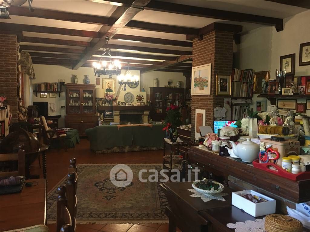 Villa in Affitto in Via Vitagliano Rossetti a Caserta