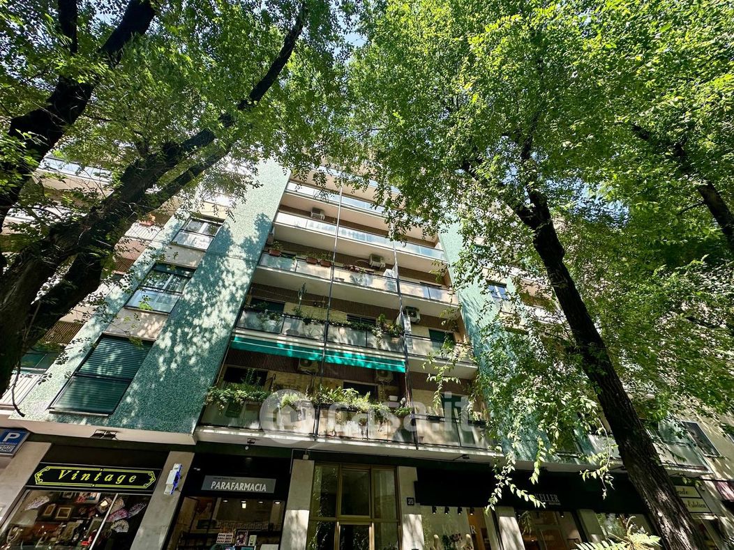 Appartamento in Vendita in Via Lomellina 25 a Milano