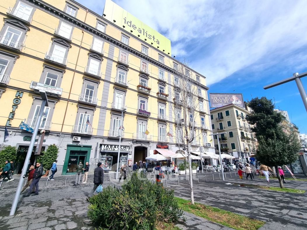Appartamento in Affitto in Piazza Giuseppe Garibaldi 49 a Napoli