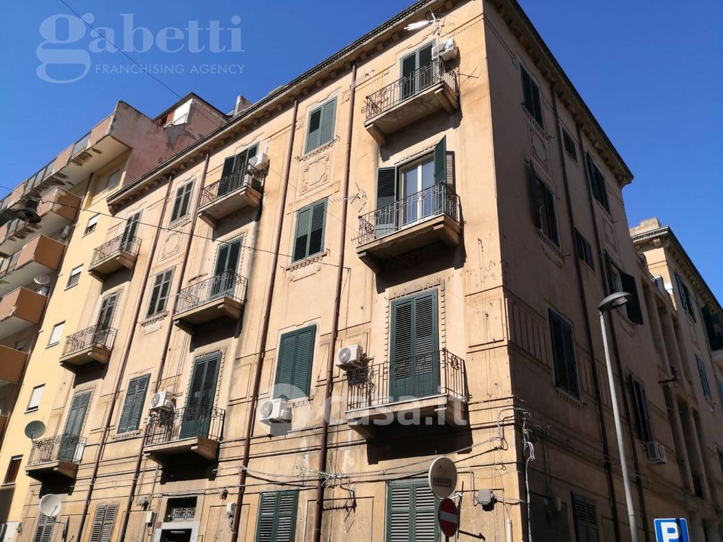 Appartamento in Vendita in Via Francesco Paolo Perez 62 a Palermo