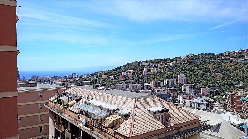 Appartamento in Vendita in Via Ischia 10 a Genova