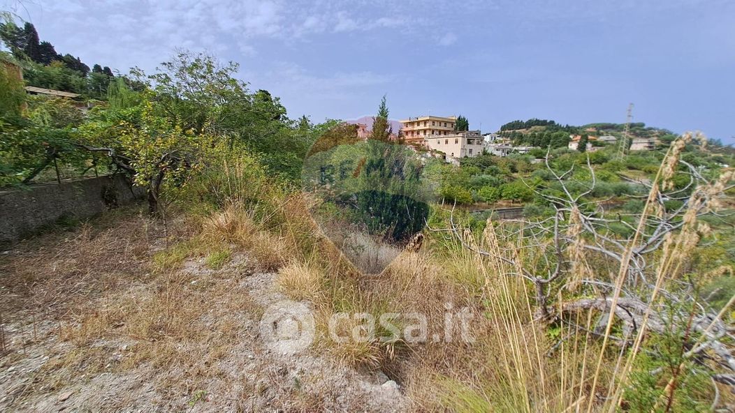 Villa in Vendita in Via Principe Umberto a Messina