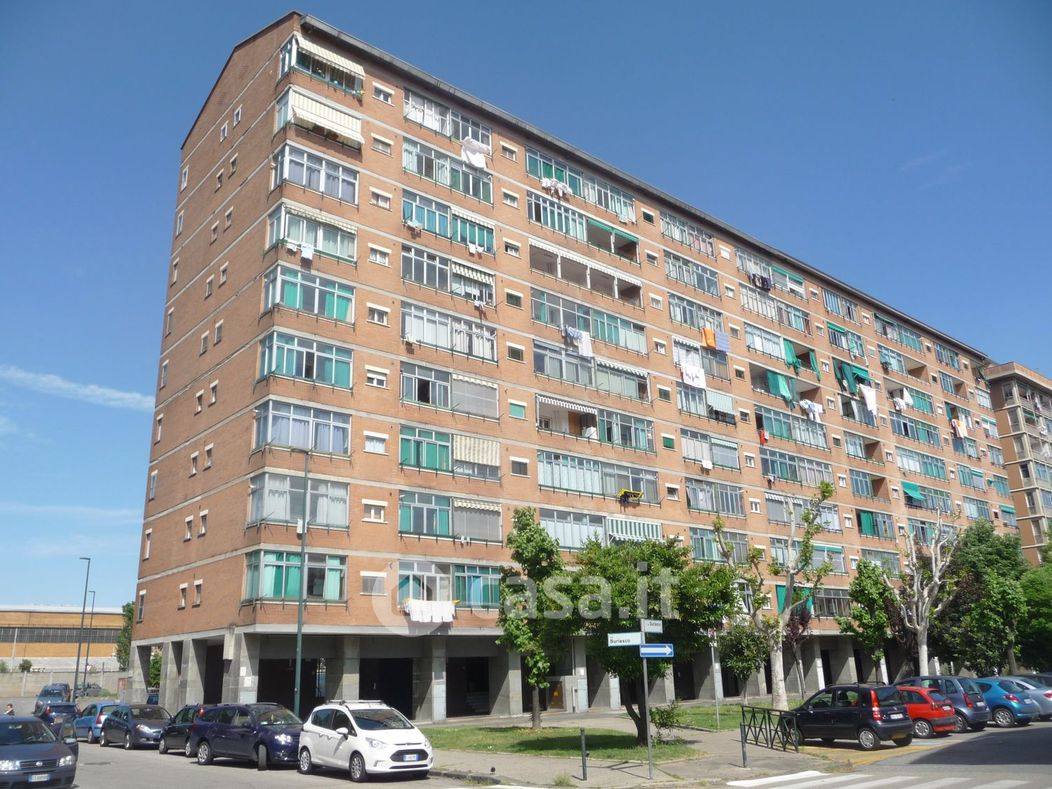 Appartamento in Vendita in Via Buriasco 1 /F a Torino